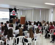 Durante todo o mês, o Departamento de Trânsito do Paraná (Detran) intensificou as ações educativas no Estado. Ao longo do Maio Amarelo, foram realizadas blitzs educativas, palestras, passeatas e até simulações de acidentes em empresas e escolas.  