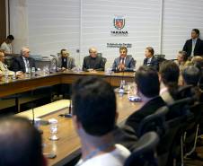 O governador Beto Richa lançou nesta terça-feira (27) o novo aplicativo do Departamento de Trânsito do Paraná voltado especialmente para quem vai fazer a primeira Carteira Nacional de Habilitação (CNH). Curitiba,27/06/2017 Foto:Jaelson Lucas / ANPr