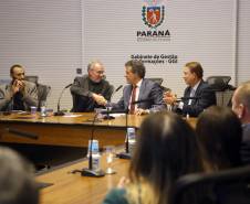 O governador Beto Richa lançou nesta terça-feira (27) o novo aplicativo do Departamento de Trânsito do Paraná voltado especialmente para quem vai fazer a primeira Carteira Nacional de Habilitação (CNH). Curitiba,27/06/2017 Foto:Jaelson Lucas / ANPr