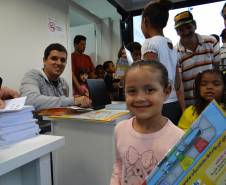 O Departamento de Trânsito do Paraná levou sua unidade de atendimento itinerante para o fim de semana em comemoração ao Dia das Crianças, organizado em parceria com diversos órgãos da prefeitura municipal na Paroquia Santo Antônio da Pádua.