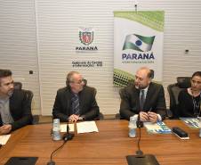 O secretário de Estado da Cultura, João Luiz Fiani, e o diretor-geral do Departamento de Trânsito do Paraná (DETRAN-PR), Marcos Traad, lançam dois projetos em parceria: ?Arte Urbana ? Respeito no Trânsito? e ?Viradinha Cultural Paraná 2018?.Curitiba, 10 de outubro de 2017.Foto: Kraw Penas/SEEC