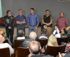 
O Departamento de Trânsito do Paraná (Detran) e a prefeitura de Curitiba lançaram nesta quarta-feira (21), um projeto piloto de implantação de espaços exclusivos para motos. A nova sinalização foi instalada nos dois sentidos da Avenida Victor Ferreira do Amaral, no bairro Tarumã, próximo à sede do Detran. 
