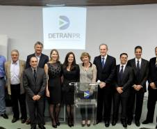 A partir da segunda quinzena de dezembro, os usuários dos serviços do Departamento de Trânsito do Paraná terão mais opções e facilidades para quitar guias, como taxas e multas de trânsito.
