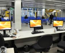 A Coordenadoria de Gestão da Informação (CGI) divulgou nesta sexta-feira (3) o cronograma de instalação dos novos equipamentos de informática que vão substituir todo o parque de máquinas do Detran Paraná. A primeira etapa de entregas já está em andamento. São 950 computadores, dos mais de 2,2 mil adquiridos. 