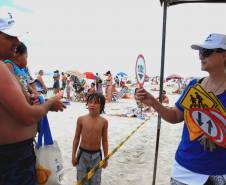 O Departamento de Trânsito do Paraná (Detran) estará presente no Litoral do Estado e na Costa Oeste com serviços e atividades educativas a partir de 8 de janeiro. As ações vão percorrer as praias de Matinhos e Guaratuba, além dos municípios de Santa Helena e Santa Terezinha de Itaipu.