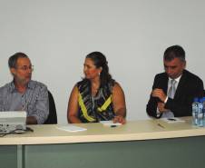 A diretoria do Departamento de Trânsito do Paraná (Detran) promoveu na última sexta-feira (24), em Curitiba, uma reunião com representantes do Departamento Nacional de Trânsito (DENATRAN) e do Sindicato das Autoescolas e Centros de Formação de Condutores do Estado (Sindicfc -PR). 