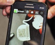 A partir de junho, os veículos emplacados no Paraná receberão lacre com número de segurança e QR Code com dados para dificultar clonagens e fraudes com carros roubados.