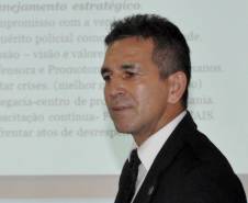 O delegado da Polícia Civil, Claudio Marques Rolim, compartilhou com os alunos suas experiências profissionais, e falou sobre os aspectos e práticos da atividade