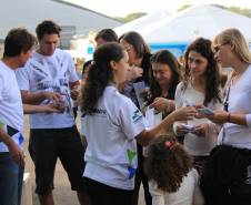 A Unidade Itinerante do Departamento de Trânsito do Paraná, Detran Móvel, está atendendo os visitantes da Expoingá- Feira Agropecuária, Industrial e Comercial de Maringá - que acontece até o dia 18 de maio, no Parque de Exposições da cidade.