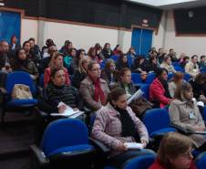 O Departamento de Trânsito do Paraná (Detran) realiza nesta semana um treinamento voltado para Diretores Gerais e Auxiliares Administrativos de Centro de Formação de Condutores. O evento reuniu 1.400 profissionais de 600 CFCs em todo Estado. Foto: Allan Marba/Detran