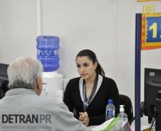 Departamento de Trânsito do Paraná adota processo de decisão racional que garante que cargos gerenciais sejam ocupados por servidores estatutários. Embora a designação dos servidores seja de livre nomeação e exoneração do diretor-geral, o Detran optou que a investidura nas funções seja feita com base em critérios técnicos. São 225 vagas em todas as 101 unidades do Detran no Estrado e na sede administrativa em Curitiba.