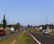 Antes de pegar a estrada no período das festas de fim de ano os motoristas precisam ficar atentos à documentação do veículo e a validade da Carteira Nacional Habilitação. Foto: Arnaldo Alves / ANPr.