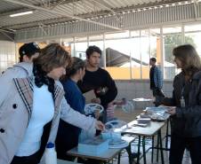 Cerca de duas mil pessoas participaram das ações educativas promovidas pelo Departamento de Trânsito do Paraná (Detran) em dois eventos realizados no último fim de semana. 