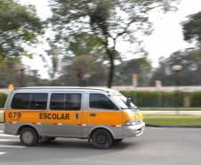 Na volta às aulas, os pais ou responsáveis por estudantes que usam transporte escolar podem consultar a situação dos ônibus e das vans na página do Departamento de Trânsito do Paraná (Detran-PR) na internet. 
