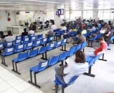 Detran tem atendimento normal em Curitiba. Foto: Juliano Pedrozo/DETRAN