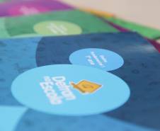 Detran promove palestras educativas e distribui cartilhas