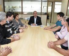 Terminou nesta terça-feira (9), em Curitiba, a primeira parte do treinamento oferecido pelo Departamento de Trânsito do Paraná aos diretores e servidores dos órgãos de trânsito das cidades paranaenses que aderiram ao convênio de municipalização de trânsito, criado pelo Governo do Estado em 2011. Nesta fase, participaram os representantes de Coronel Vivida, Castro, Medianeira, Santa Tereza do Oeste e Campo Mourão. 