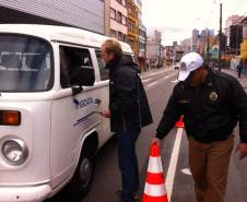Blitz com abordagem educativa no Maio Amarelo