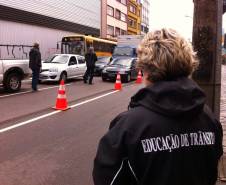 Blitz com abordagem educativa no Maio Amarelo