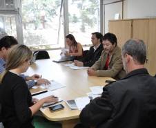 A diretoria do Detran Paraná recebeu na manhã desta quarta-feira (10), em Curitiba, a diretoria do Sindicato dos Servidores do Departamento. A reunião, conforme solicitação dos representantes dos funcionários, tratou da Assembleia Geral da Categoria, que acontece amanhã e vai discutir a decisão do Tribunal de Justiça do Estado, que na última sexta-feira (5) considerou a greve ilegal e pediu o fim imediato da paralização. 