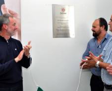 O Departamento de Trânsito do Paraná (Detran) inaugurou na tarde desta quinta-feira (25) o novo prédio da autarquia em Sarandi, no Noroeste do Estado. A unidade vai atender moradores da cidade, de Maringá e de mais oito municípios da Região. A partir de sexta-feira (26), o atendimento será feito normalmente, das 8h às 14h, e os usuários poderão optar por realizar os serviços na Ciretran da Avenida Antônio Volpato, que é paralela a BR 376, ou no Contorno Sul.Foto: Pamella Rosa