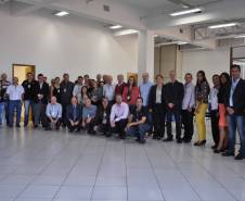 O Departamento de Trânsito do Paraná (Detran) inaugurou na tarde desta quinta-feira (25) o novo prédio da autarquia em Sarandi, no Noroeste do Estado. A unidade vai atender moradores da cidade, de Maringá e de mais oito municípios da Região. A partir de sexta-feira (26), o atendimento será feito normalmente, das 8h às 14h, e os usuários poderão optar por realizar os serviços na Ciretran da Avenida Antônio Volpato, que é paralela a BR 376, ou no Contorno Sul..Foto: Allan Marba