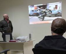 Motoristas que cometeram crimes de trânsito, por dirigirem embriagados, estão recebendo uma punição diferente em São José dos Pinhais, na Região Metropolitana de Curitiba. Foto: Emily Kravetz