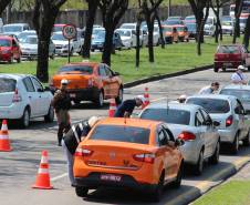 Detran alerta para o perigo de usar o celular ao volante. Foto: Juliano Pedrozo