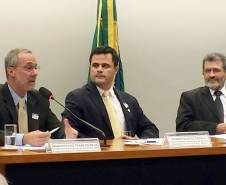 Os Departamentos Estaduais de Trânsito estão contribuindo para as alterações do Código de Trânsito Brasileiro, em discussão na Câmara dos Deputados. Nesta terça-feira (17), em Brasília, a Associação Nacional dos Detrans (AND) esteve na Audiência Pública promovida pela comissão responsável sobre o tema para tratar de vistorias e inspeções veiculares.