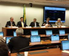 Os Departamentos Estaduais de Trânsito estão contribuindo para as alterações do Código de Trânsito Brasileiro, em discussão na Câmara dos Deputados. Nesta terça-feira (17), em Brasília, a Associação Nacional dos Detrans (AND) esteve na Audiência Pública promovida pela comissão responsável sobre o tema para tratar de vistorias e inspeções veiculares.
