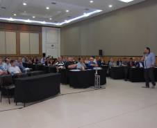 O Departamento de Trânsito do Paraná (Detran) realiza nesta quinta-feira (3), um curso técnico sobre práticas administrativas e controle nos Centros de Formação de Condutores para servidores do Departamentos de Trânsito de todo Brasil, durante o Congresso Brasileiro da Associação Nacional dos Detrans, que acontece em Foz do Iguaçu. 