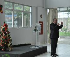 Nesta sexta-feira (18), os servidores do Detran tiveram um encontro de confraternização na sede do Tarumã, em Curitiba. Na ocasião, o reverendo Carlos Alberto Rodrigues Alves trouxe uma mensagem de renovação, bom humor, trabalho e bons relacionamentos.