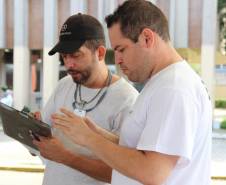 A partir desta segunda-feira (18), as vistorias de veículos feitas nas 101 unidades do Departamento de Trânsito do Paraná (Detran) e nos 946 despachantes do Estado serão feitas de forma digital. O sistema eletrônico e inédito no Brasil vai tornar o procedimento mais rápido e seguro, sem acúmulo de papel ou burocracia. 