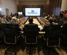 O Governo do Paraná lançou nesta segunda-feira (22) o novo site do Departamento de Trânsito do Paraná e o serviço de renovação automática da Carteira Nacional de Habilitação.