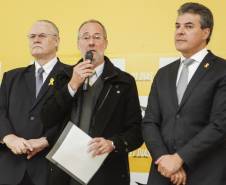 Governador Beto Richa lança as atividades do Maio Amarelo 2016, campanha de prevenção de acidentes e redução do número de vítimas no trânsito, junto com o diretor geral do Detran, Marcos Traad