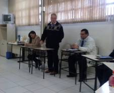 Representantes consulares do Brasil, Paraguai e Argentina se reuniram nesta quinta-feira (15), na sede do Departamento de Trânsito do Paraná (Detran/PR), em Foz do Iguaçu, para discutir a entrada de veículos estrangeiros sem documentação no País e os problemas enfrentados na fiscalização da tríplice fronteira. 