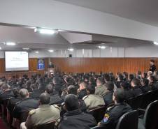 O diretor-geral do Departamento de Trânsito do Paraná, Marcos Traad, conversou nesta quinta-feira (28) com comandantes e futuros oficiais da Polícia Militar do Estado sobre atuação do Detran e o papel da PM na fiscalização do trânsito e preservação da vida. 