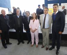 O governador Beto Richa inaugurou nesta segunda-feira, a nova unidade do Detran, em São José dos Pinhais. Na oportunidade autorizou a homologação  para execução das obras de pavimentação asfaltica nas vias urbanas. Participaram da solenidade: diretor do Detran PR, Marcos Traad, os secretários de Desenvolvimento Urbano, em exercício, João Carlos Ortega, da Infraestrutura e Logistica, José Richa Filho e o deputado Francisco Buhrer.São José dos Pinhais, 26-09-16.Foto: Arnaldo Alves / ANPr.