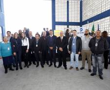 O governador Beto Richa inaugurou nesta segunda-feira, a nova unidade do Detran, em São José dos Pinhais. Na oportunidade autorizou a homologação  para execução das obras de pavimentação asfaltica nas vias urbanas. Participaram da solenidade: diretor do Detran PR, Marcos Traad, os secretários de Desenvolvimento Urbano, em exercício, João Carlos Ortega, da Infraestrutura e Logistica, José Richa Filho e o deputado Francisco Buhrer.São José dos Pinhais, 26-09-16.Foto: Arnaldo Alves / ANPr.