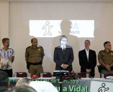 O Governo do Paraná promove ao longo desta terça-feira (29) o 1º Fórum Estadual de Segurança no Trânsito e Prevenção de Acidentes. O evento que acontece em Curitiba reúne representantes do Estado e da sociedade civil. Objetivo é apresentar o Projeto Vida no Trânsito que busca redução de acidentes e ainda aderir como parceiros novos municípios paranaenses. 