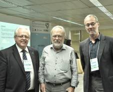 O diretor-geral do Departamento de Trânsito do Paraná (Detran), Marcos Traad, participou nesta quinta-feira (8) do Seminário Sustentabilidade Territorial Urbana, no Campus da Federação das Indústrias do Estado do Paraná (Fiep), em Curitiba. Como moderador da mesa “Mobilidade Urbana uma nova visão”, o diretor trouxe um panorama do trânsito e o perfil dos condutores paranaenses. 