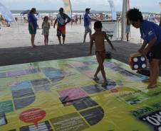 O Departamento de Trânsito do Paraná (Detran) oferece, em uma tenda instalada em Matinhos, cinco atividades divertidas e educativas para crianças e adultos. Elas são: tabuleiro gigante, em que os participantes são as próprias peças, atividades de colorir, painéis com placas sobre infrações de trânsito e suas penalidades, jogos digitais da memória e de simulação do trânsito. 