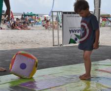O Departamento de Trânsito do Paraná (Detran) oferece, em uma tenda instalada em Matinhos, cinco atividades divertidas e educativas para crianças e adultos. Elas são: tabuleiro gigante, em que os participantes são as próprias peças, atividades de colorir, painéis com placas sobre infrações de trânsito e suas penalidades, jogos digitais da memória e de simulação do trânsito. 