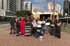 Dando continuidade ao mês do Maio Amarelo, o Departamento de Trânsito do Paraná (Detran-PR) realizou, na última semana, diversas ações educativas em Curitiba. A proposta foi alertar a população sobre os altos números de acidentes de trânsito no Estado e no mundo. Ao todo foram alcançadas cerca mil pessoas. 