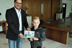 Vencedor da categoria infantil do concurso de desenho sobre trânsito