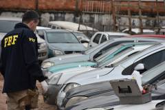 Em operação conjunta, PRF identifica veículos roubados ou furtados em pátio do Detran. - Curitiba, 13/07/2021 - Foto: Detran-PR