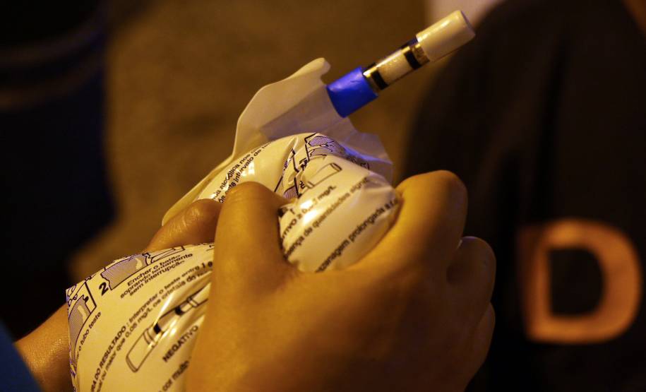 Detran aborda mais de 2 mil pessoas em bares e lanchonetes do Litoral durante a campanha Se Liga no Trânsito