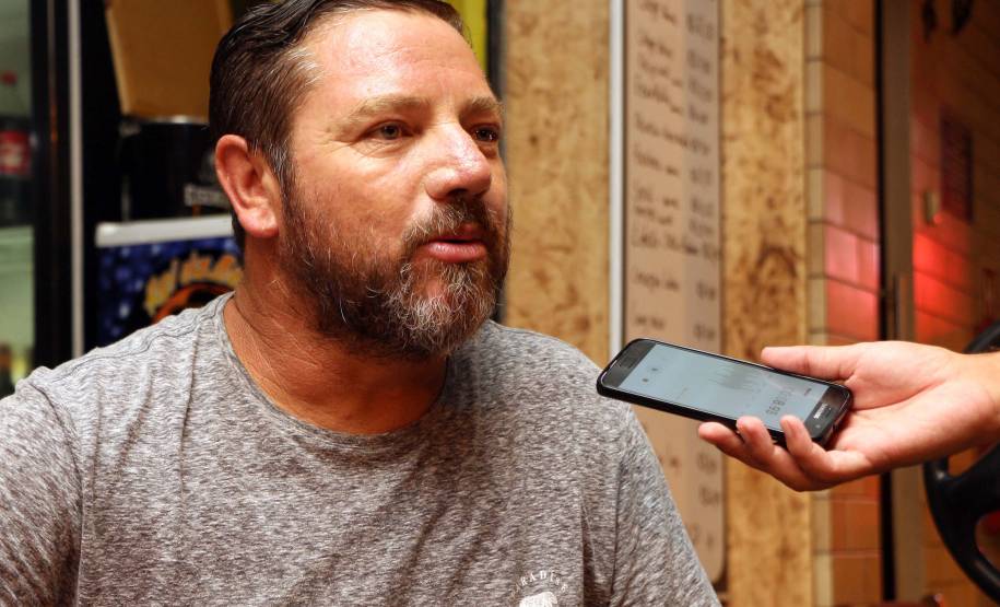 Detran aborda mais de 2 mil pessoas em bares e lanchonetes do Litoral durante a campanha Se Liga no Trânsito