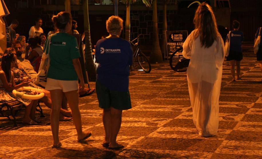 Detran aborda mais de 2 mil pessoas em bares e lanchonetes do Litoral durante a campanha Se Liga no Trânsito