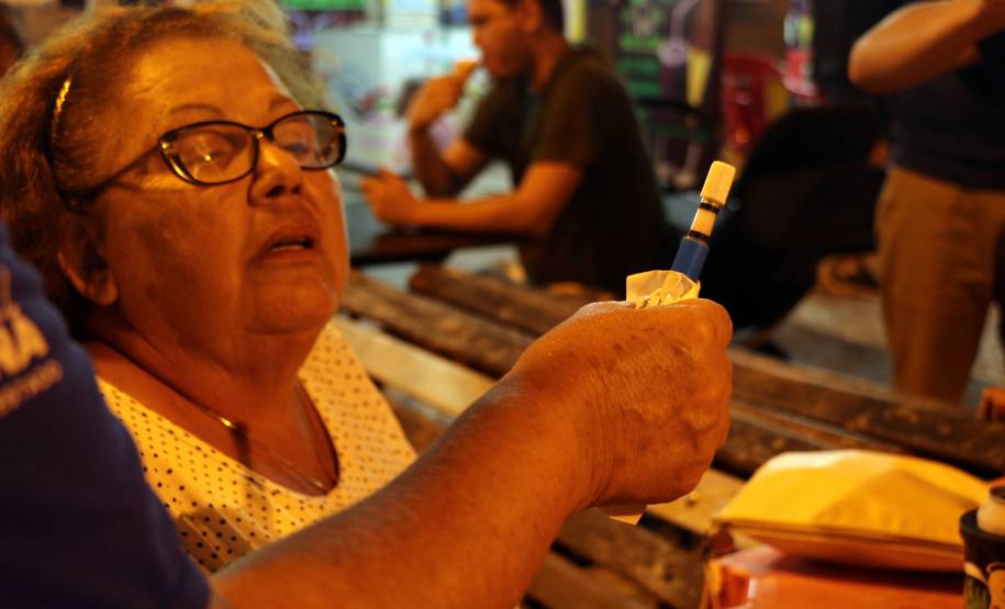 Detran aborda mais de 2 mil pessoas em bares e lanchonetes do Litoral durante a campanha Se Liga no Trânsito